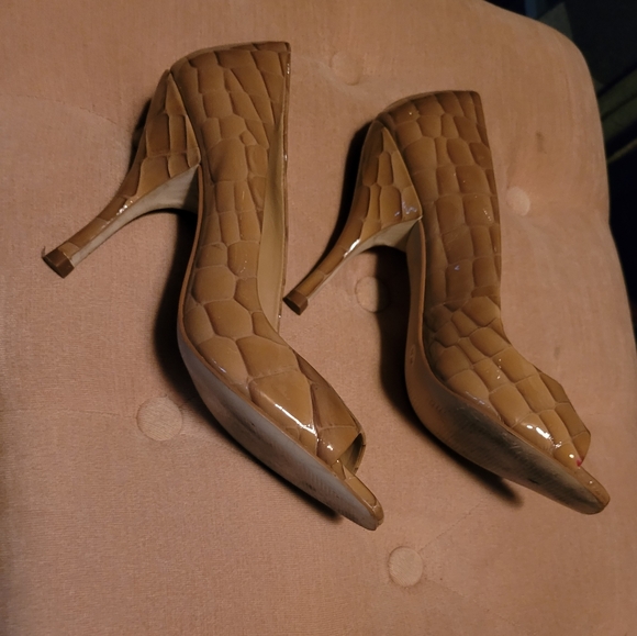 BCBG Heels 👠 EUC size 7 - Picture 5 of 8